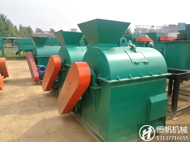 有機(jī)肥生產(chǎn)線廠家必備,有機(jī)肥制作方法(圖2) 有機(jī)肥粉碎機(jī)